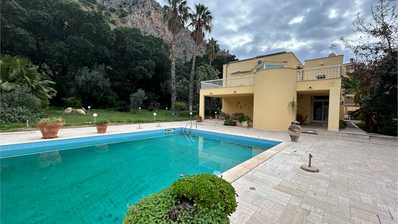 Villa con Piscina 